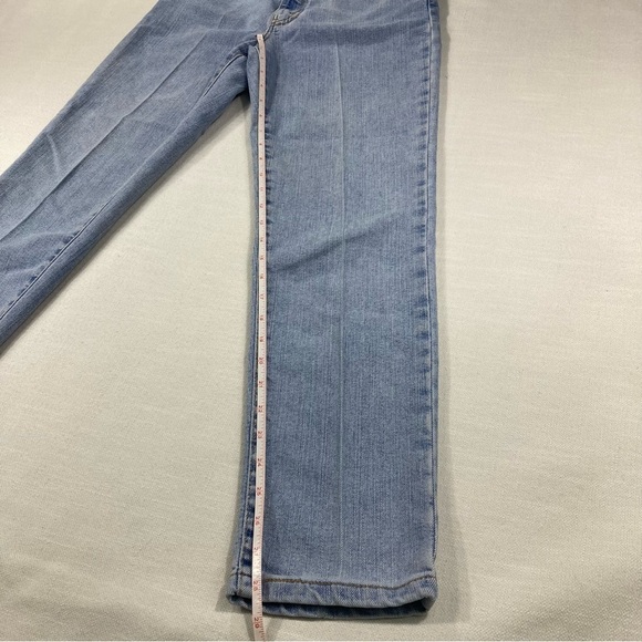 LEVI’S | 512 Classic Slim Tapered Light Wash Jean - Picture 14 of 15